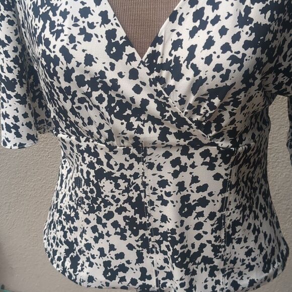 White House Black Market Top Med Matte Jersey Kimono Cross Front Neutral Capsule - Picture 3 of 12